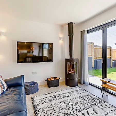 4 Bed In Bude 83619